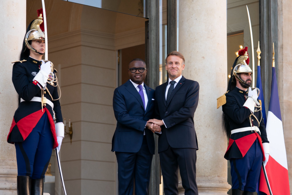 benin-cumhurbaskani-wadagni-fransaya-ilk-ziyaretinde-macron-ile-pariste-gorustu-8fWui9sJ